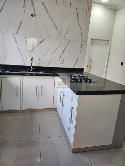 Casa Solange porcelanato 2 dormitórios