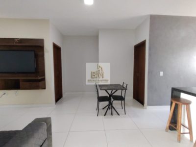 Casa Geisel moderna 2 dormitórios com terreno no fundo