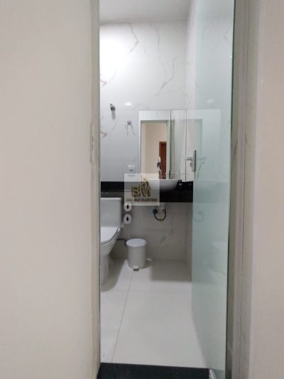 Casa Geisel moderna 2 dormitórios com terreno no fundo