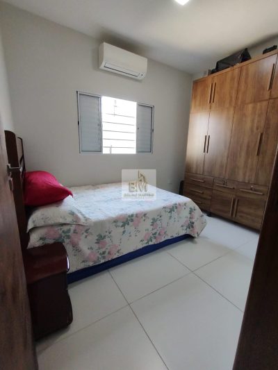 Casa Geisel moderna 2 dormitórios com terreno no fundo