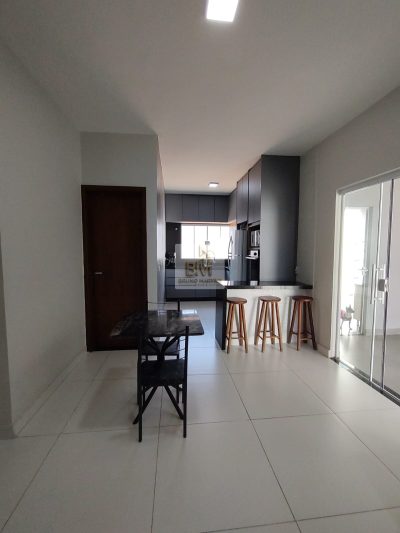 Casa Geisel moderna 2 dormitórios com terreno no fundo