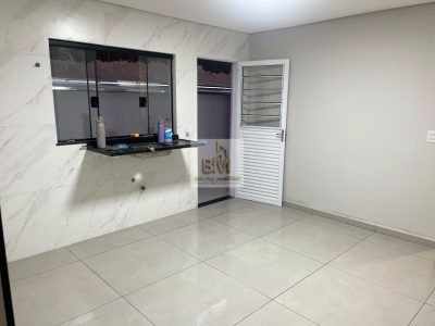 Casa Pq Roosevelt porcelanato terreno no fundo